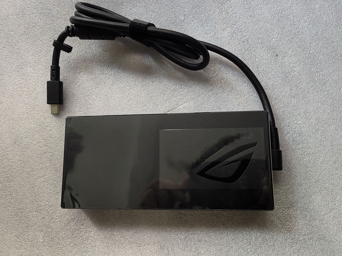 NEW 20V 19A Rectangle Conn 380 - Pc Gaming Asus Rog reseña y precio