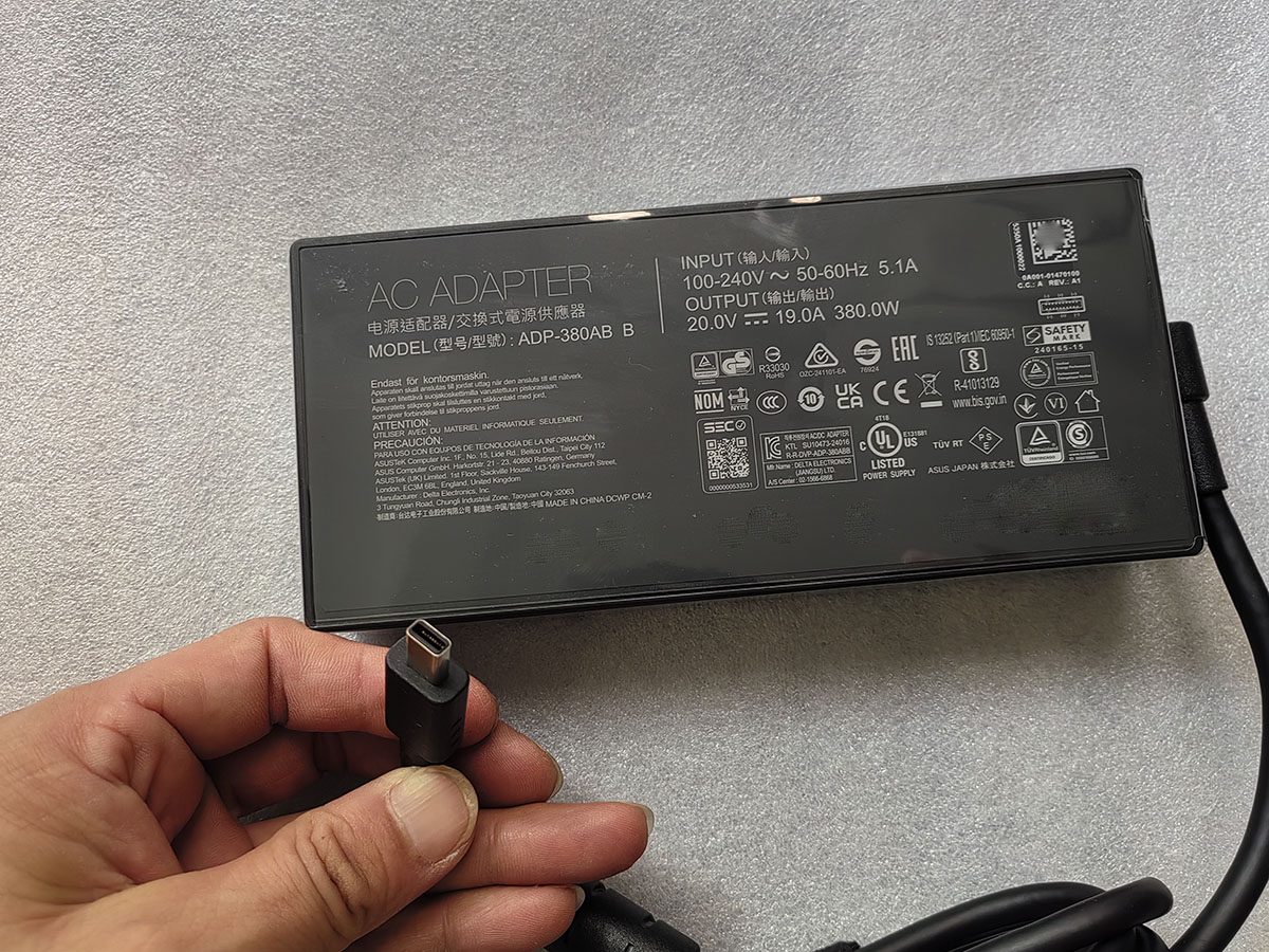 NEW 20V 19A Rectangle Conn 380 - Pc Gaming Asus Rog reseña y precio